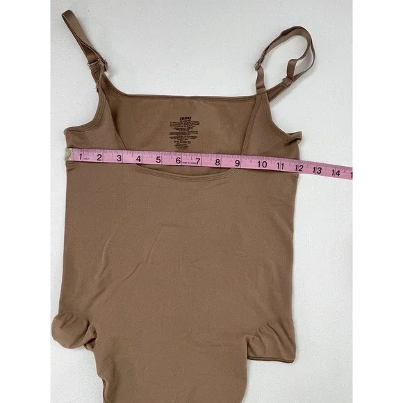 NEW!! SKIMS Bodysuit, Size 4XL. Adjustable Straps. Snap Bottom. Without Tags. - Picture 7 of 8